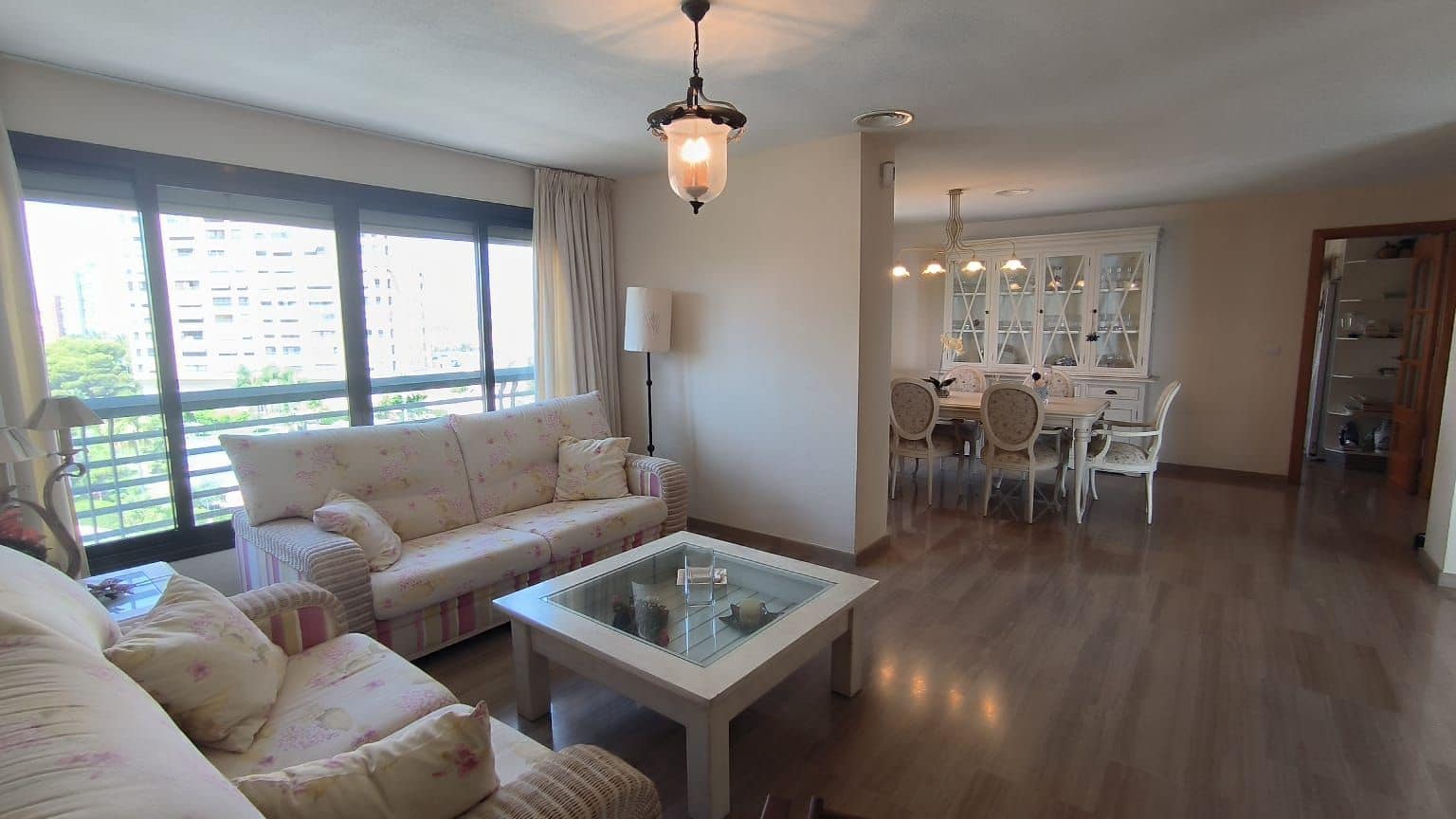 Apartamento de 3 habitaciones en Benidorm en venta con piscina garaje - 995.000 € (Ref: 9165476)