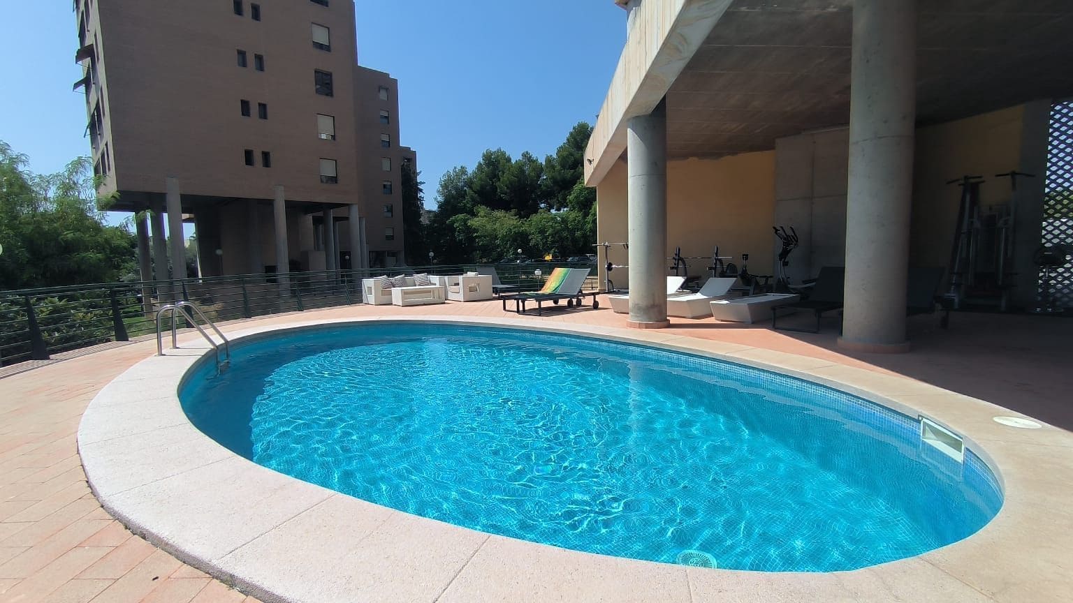 Apartamento de 3 habitaciones en Benidorm en venta con piscina garaje - 995.000 € (Ref: 9165476)