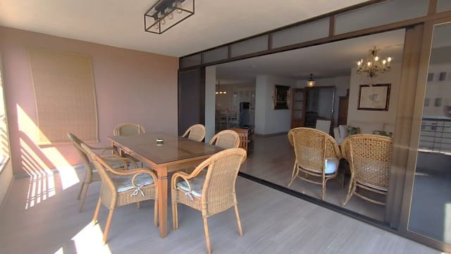 Apartamento de 3 habitaciones en Benidorm en venta con piscina garaje - 995.000 € (Ref: 9165476)