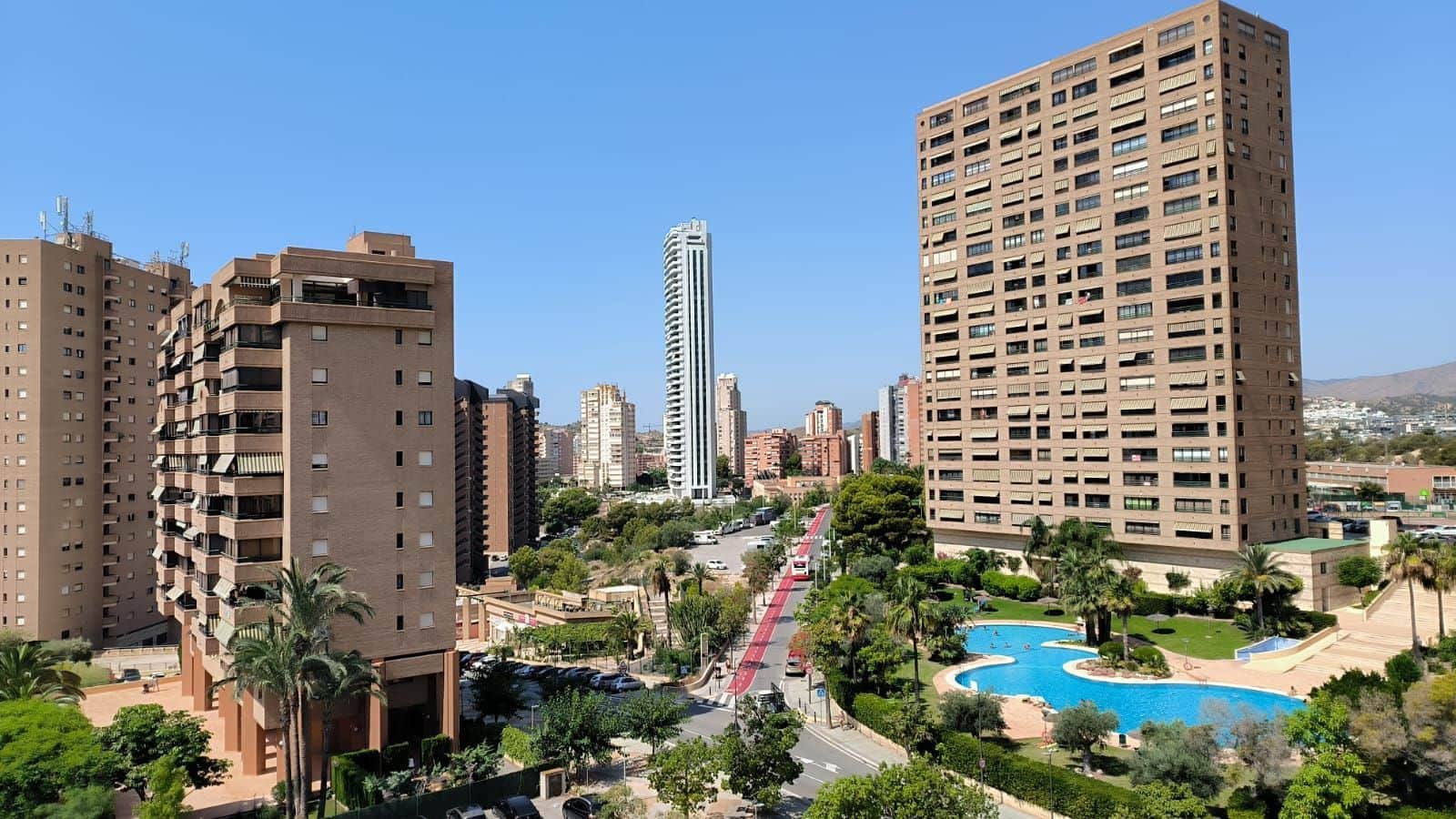 Apartamento de 3 habitaciones en Benidorm en venta con piscina garaje - 995.000 € (Ref: 9165476)
