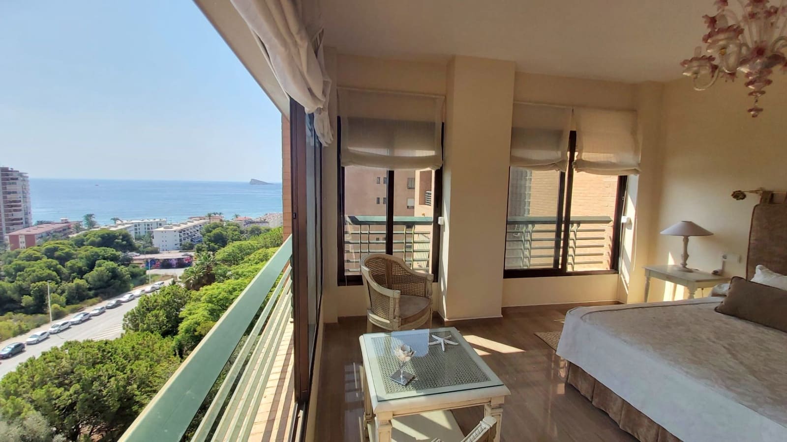 Apartamento de 3 habitaciones en Benidorm en venta con piscina garaje - 995.000 € (Ref: 9165476)