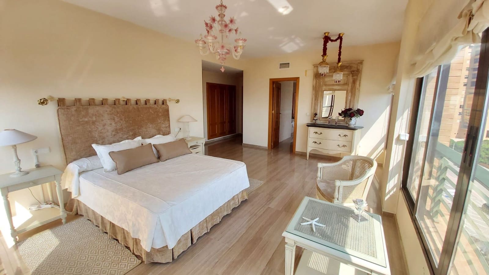 Apartamento de 3 habitaciones en Benidorm en venta con piscina garaje - 995.000 € (Ref: 9165476)