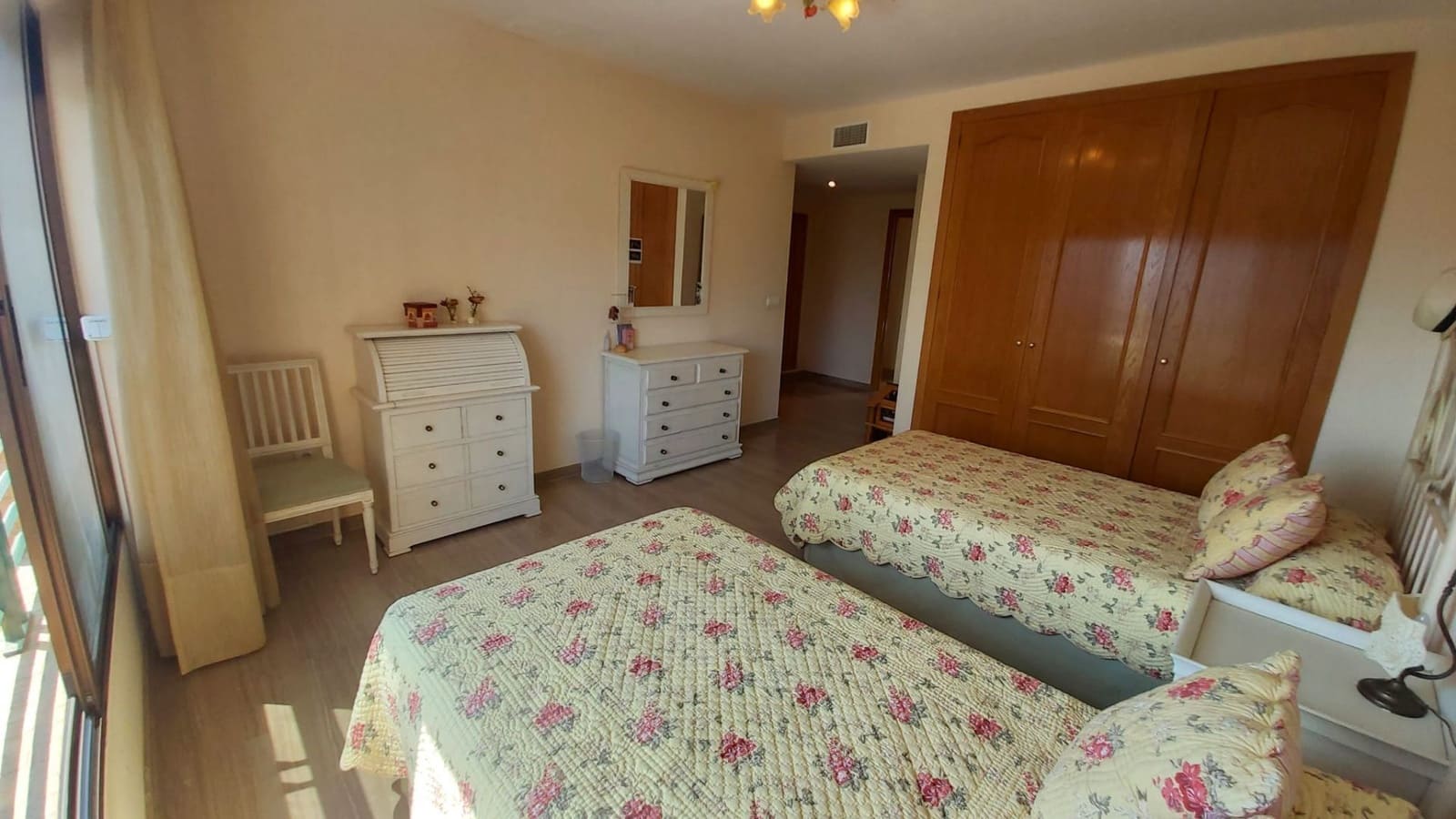 Apartamento de 3 habitaciones en Benidorm en venta con piscina garaje - 995.000 € (Ref: 9165476)