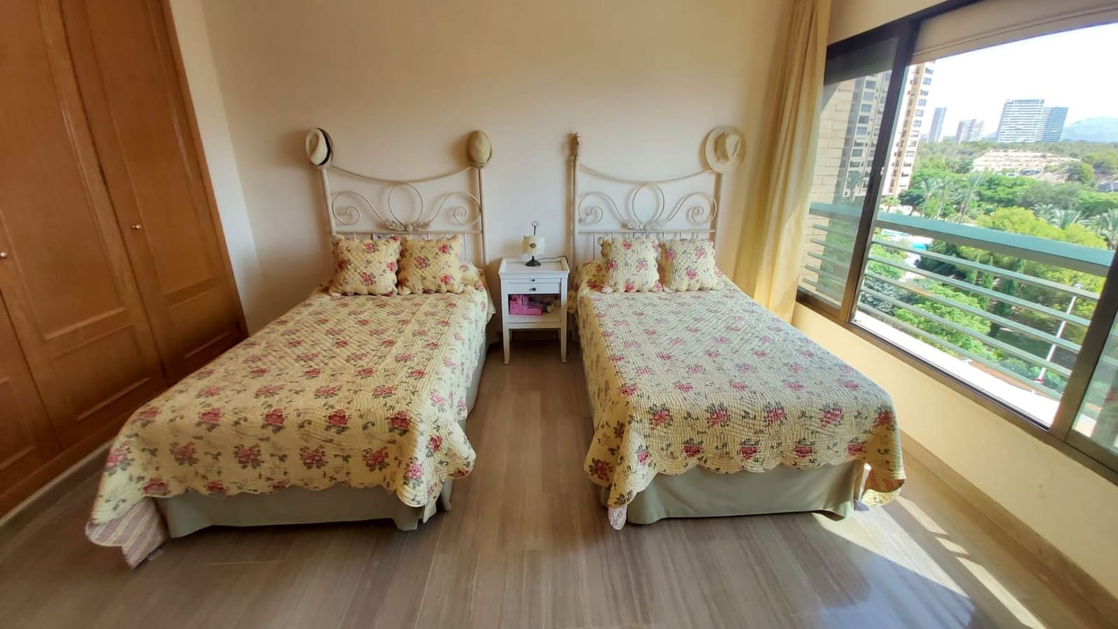 Apartamento de 3 habitaciones en Benidorm en venta con piscina garaje - 995.000 € (Ref: 9165476)