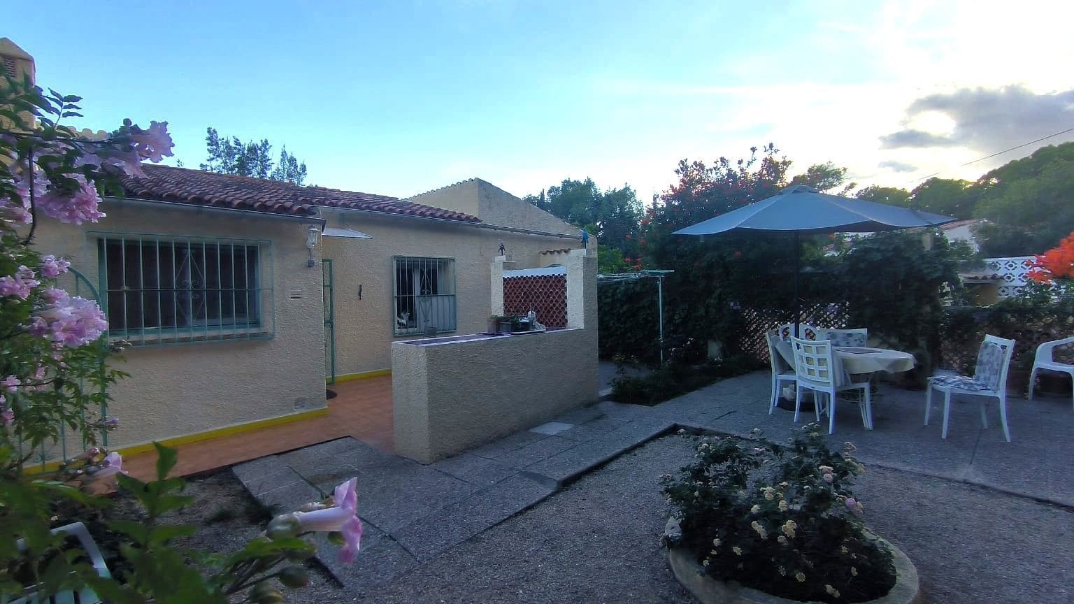 Chalet de 3 habitaciones en Alfaz del Pi / L'Alfàs del Pi en venta con garaje - 420.000 € (Ref: 9226172)