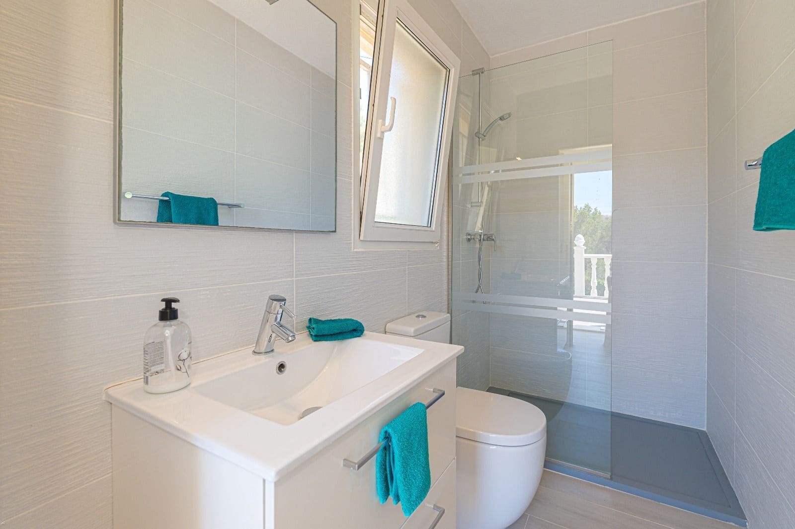 3 bedroom Villa for sale in La Nucia with pool - € 550,000 (Ref: 9263978)