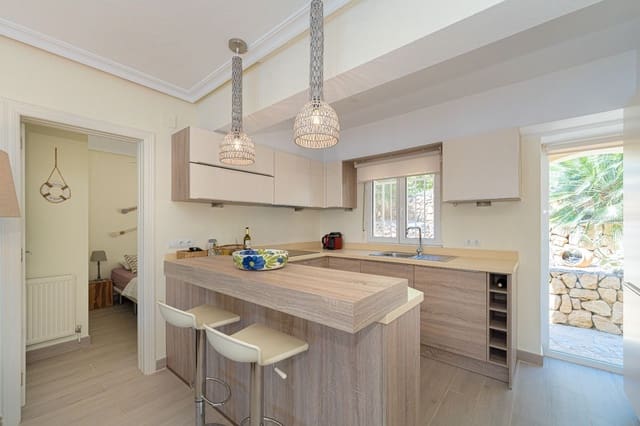 Chalet de 3 habitaciones en La Nucia en venta con piscina - 550.000 € (Ref: 9263978)