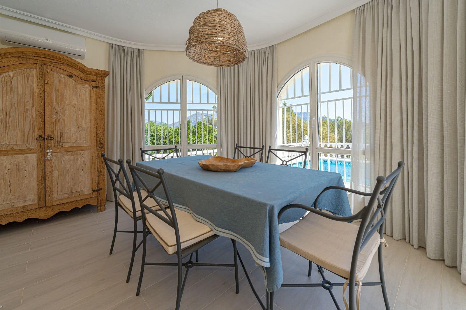 3 bedroom Villa for sale in La Nucia with pool - € 550,000 (Ref: 9263978)