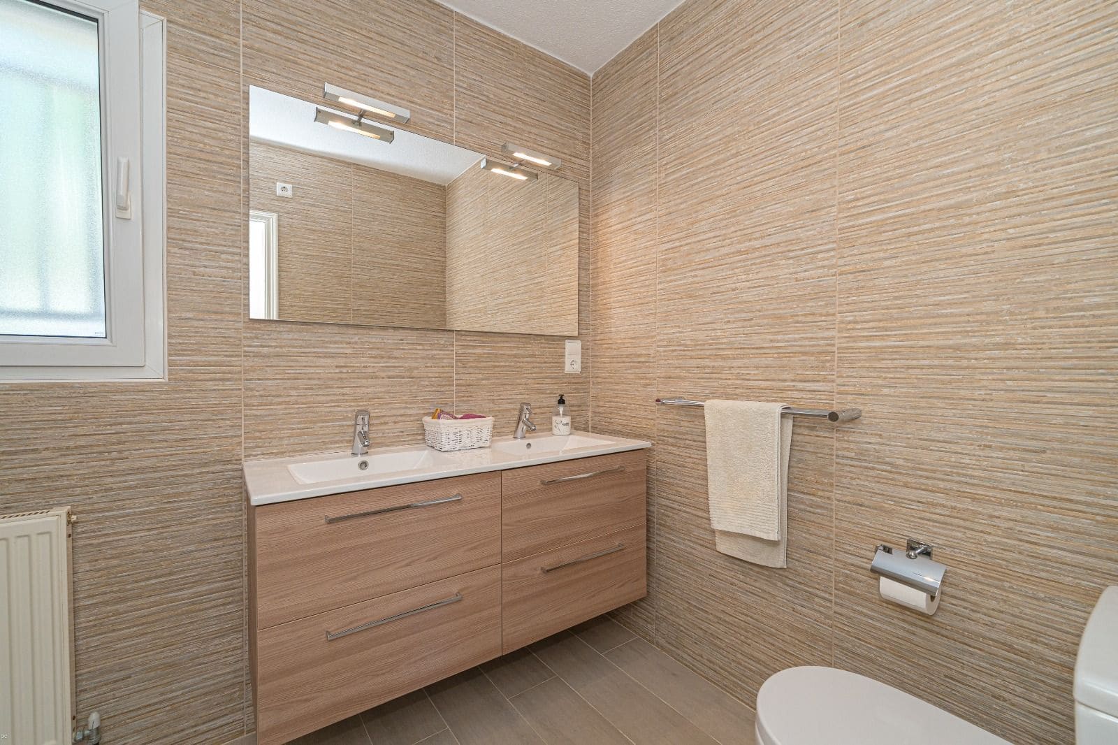 3 bedroom Villa for sale in La Nucia with pool - € 550,000 (Ref: 9263978)