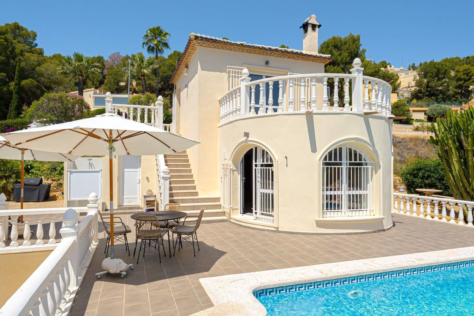 3 bedroom Villa for sale in La Nucia with pool - € 550,000 (Ref: 9263978)