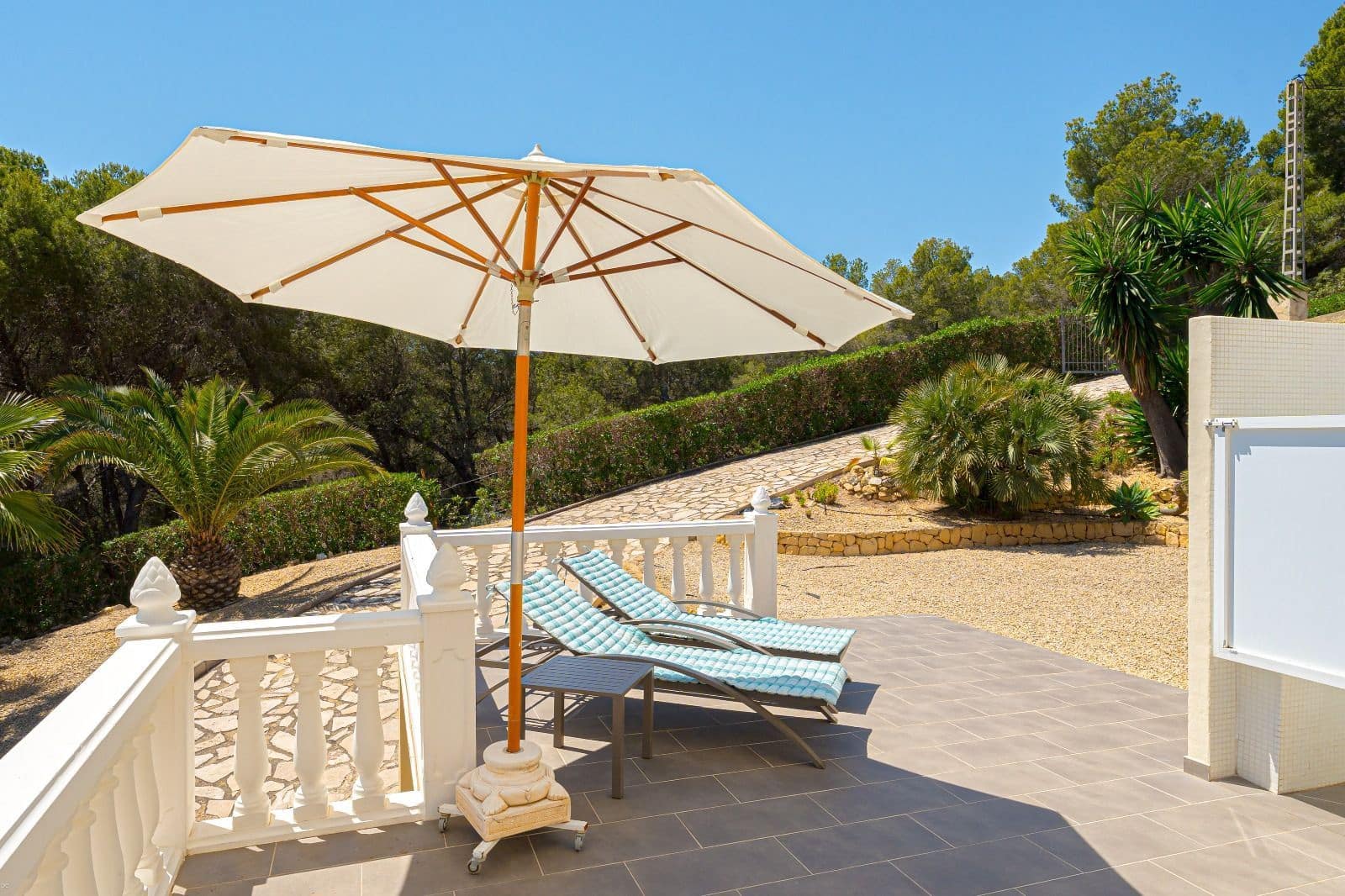 3 bedroom Villa for sale in La Nucia with pool - € 550,000 (Ref: 9263978)