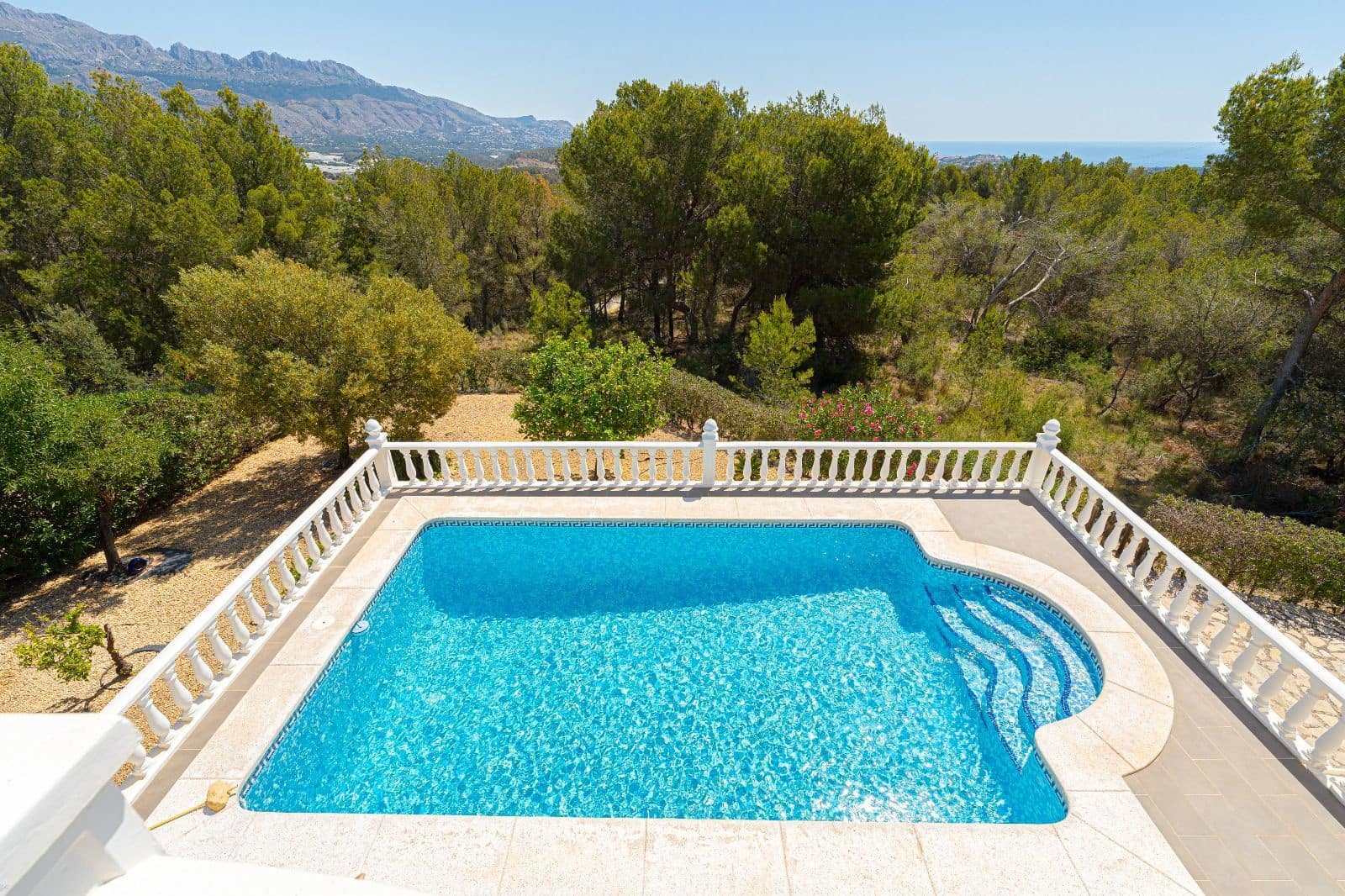 3 bedroom Villa for sale in La Nucia with pool - € 550,000 (Ref: 9263978)