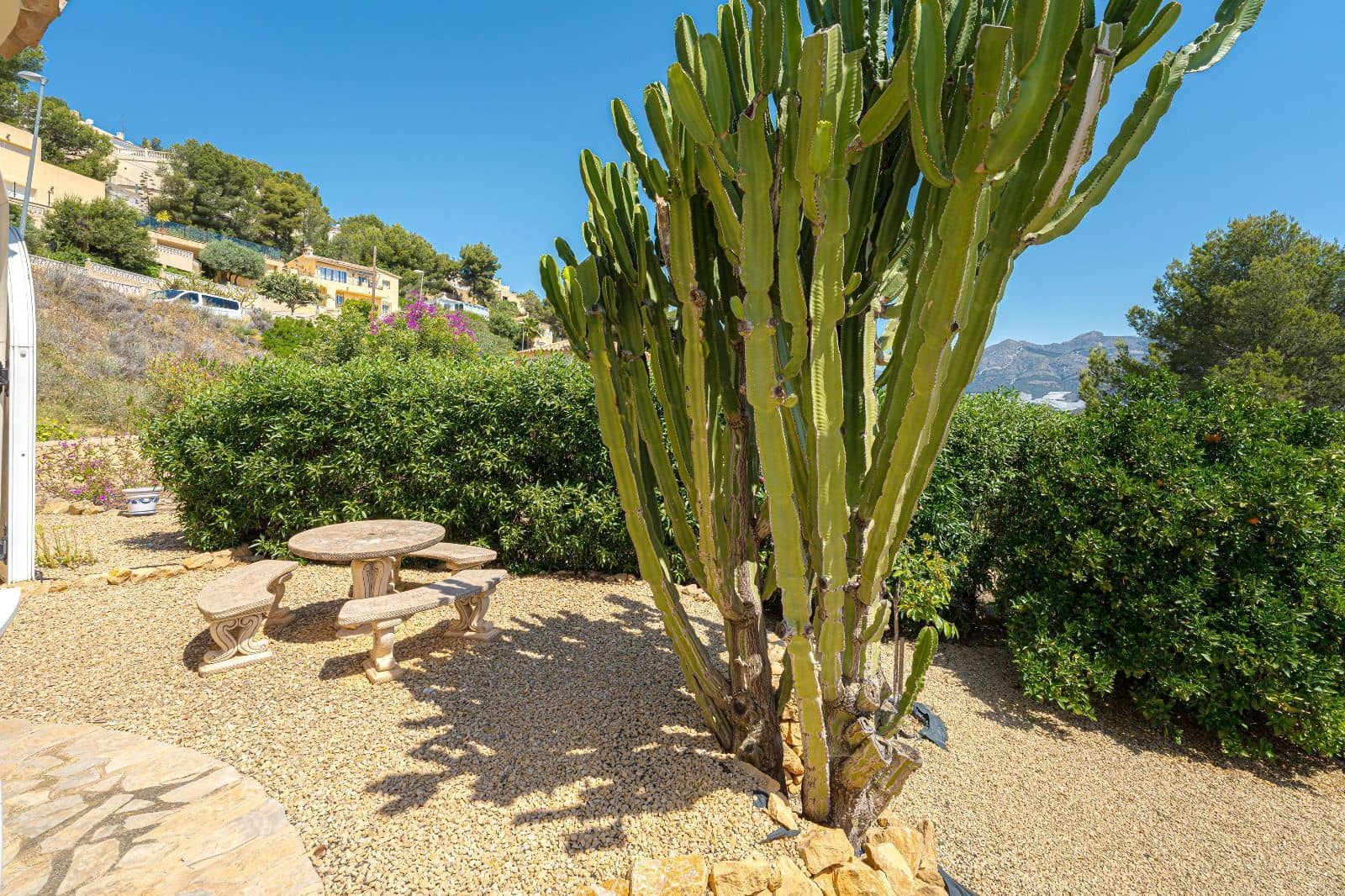 3 bedroom Villa for sale in La Nucia with pool - € 550,000 (Ref: 9263978)