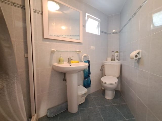 Chalet de 2 habitaciones en La Nucia en venta con piscina - 180.000 € (Ref: 9290942)