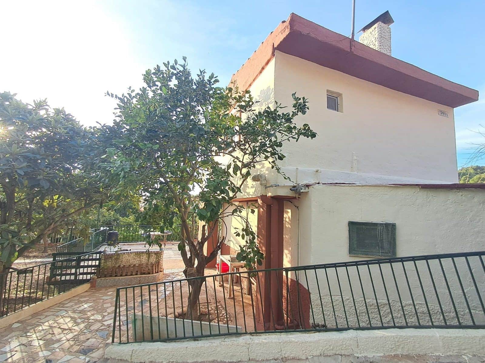 Chalet de 2 habitaciones en La Nucia en venta con piscina - 180.000 € (Ref: 9290942)