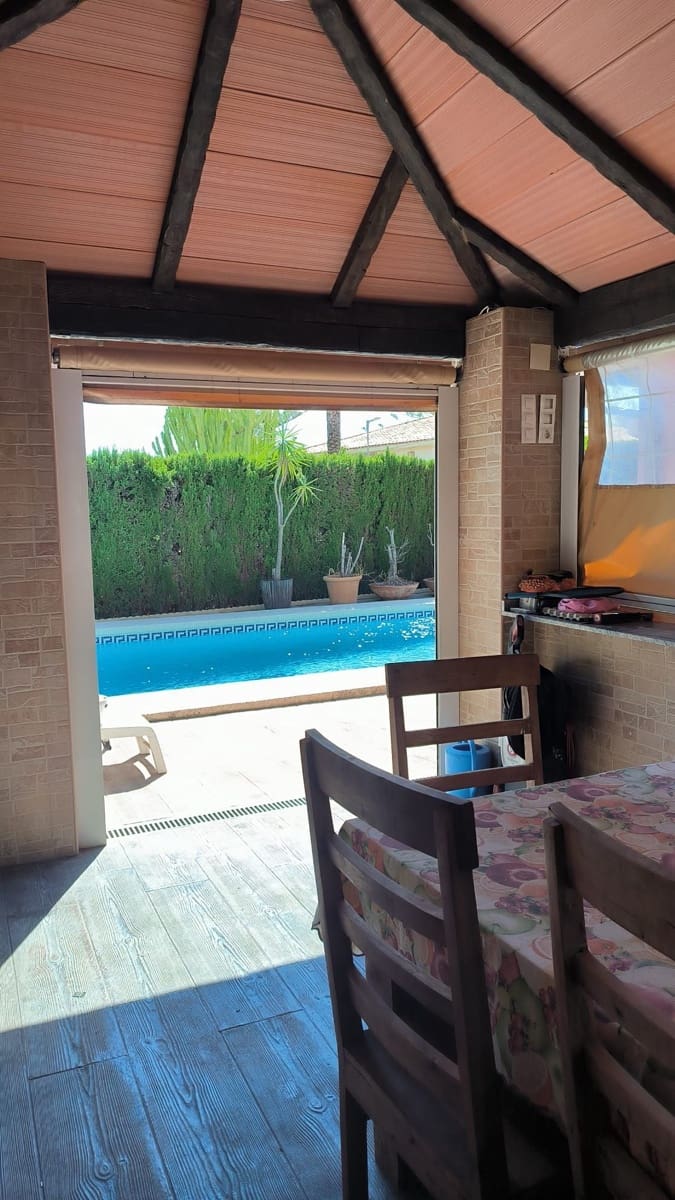 4 bedroom Villa for sale in Benidorm with pool garage - € 675,000 (Ref: 9334352)