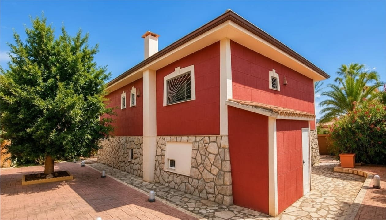 4 bedroom Villa for sale in Benidorm with pool garage - € 625,000 (Ref: 9334352)