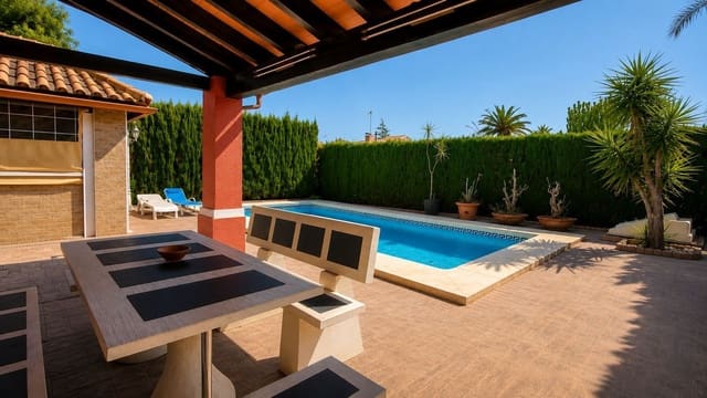 4 bedroom Villa for sale in Benidorm with pool garage - € 625,000 (Ref: 9334352)
