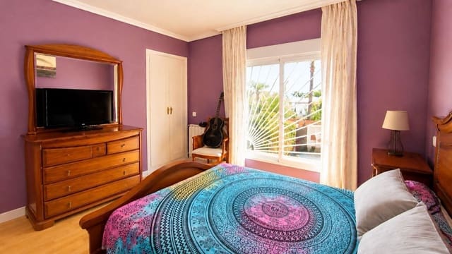4 bedroom Villa for sale in Benidorm with pool garage - € 625,000 (Ref: 9334352)