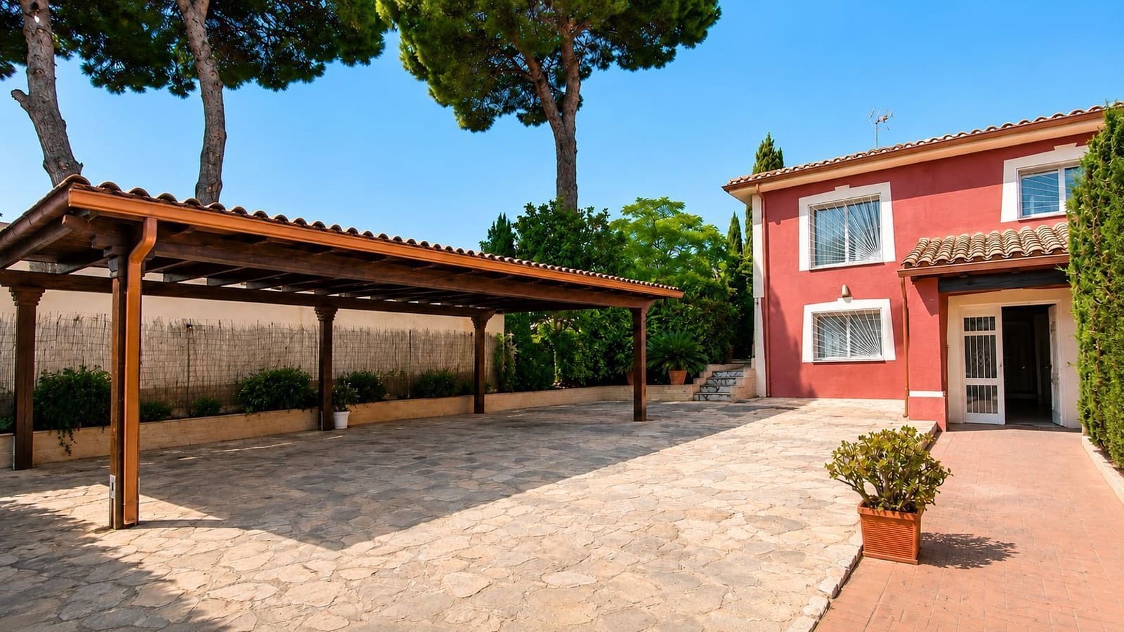 4 bedroom Villa for sale in Benidorm with pool garage - € 625,000 (Ref: 9334352)