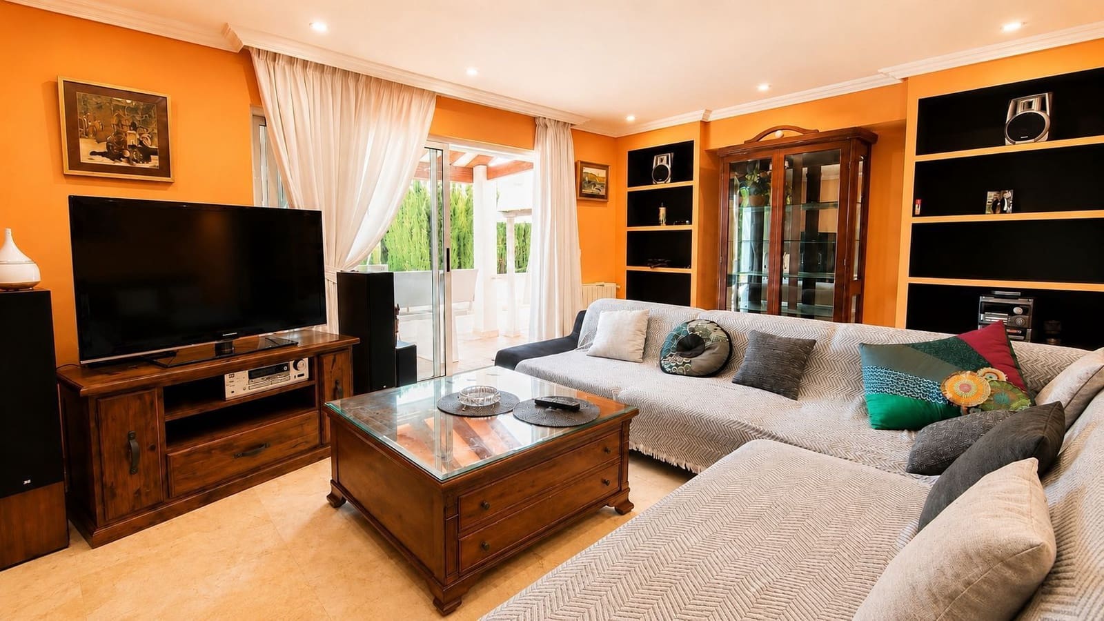 4 bedroom Villa for sale in Benidorm with pool garage - € 625,000 (Ref: 9334352)