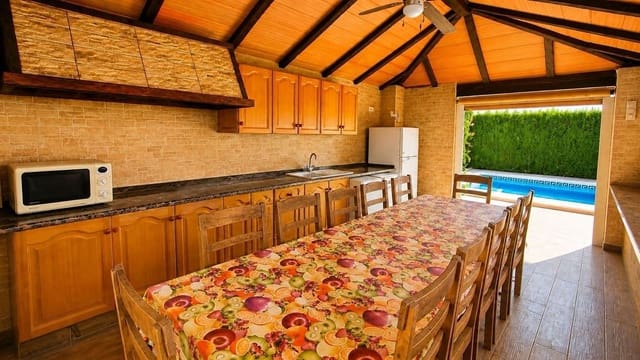 4 bedroom Villa for sale in Benidorm with pool garage - € 625,000 (Ref: 9334352)