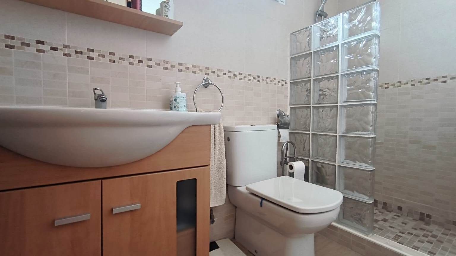 Chalet de 3 habitaciones en La Nucia en venta con piscina - 298.000 € (Ref: 9334353)