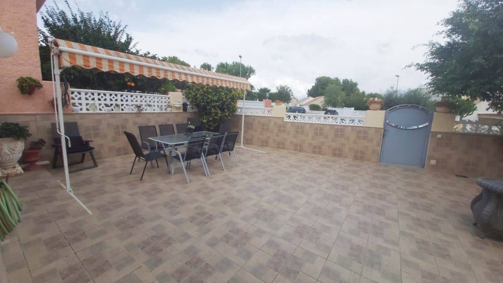 Chalet de 3 habitaciones en La Nucia en venta con piscina - 298.000 € (Ref: 9334353)