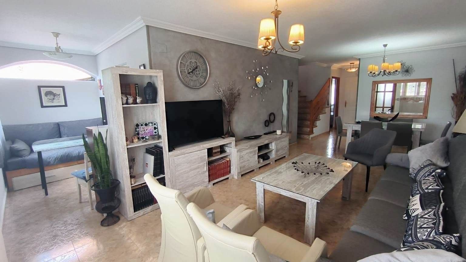 Chalet de 3 habitaciones en La Nucia en venta con piscina - 298.000 € (Ref: 9334353)