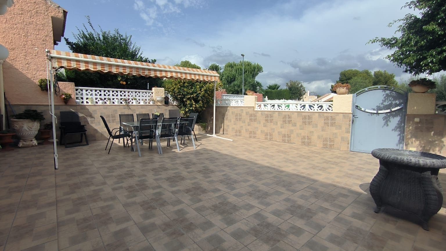 Chalet de 3 habitaciones en La Nucia en venta con piscina - 298.000 € (Ref: 9334353)