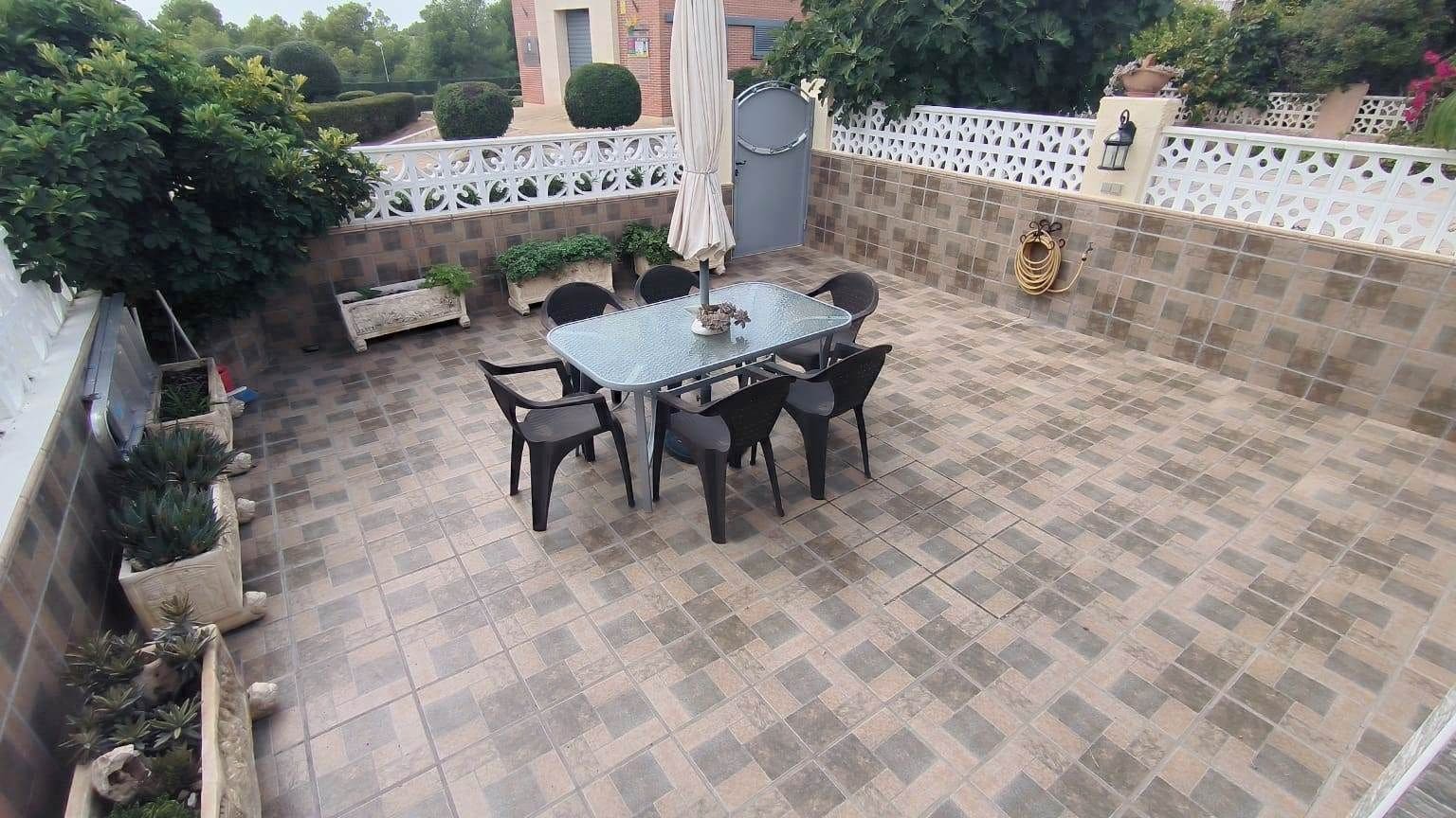 Chalet de 3 habitaciones en La Nucia en venta con piscina - 298.000 € (Ref: 9334353)