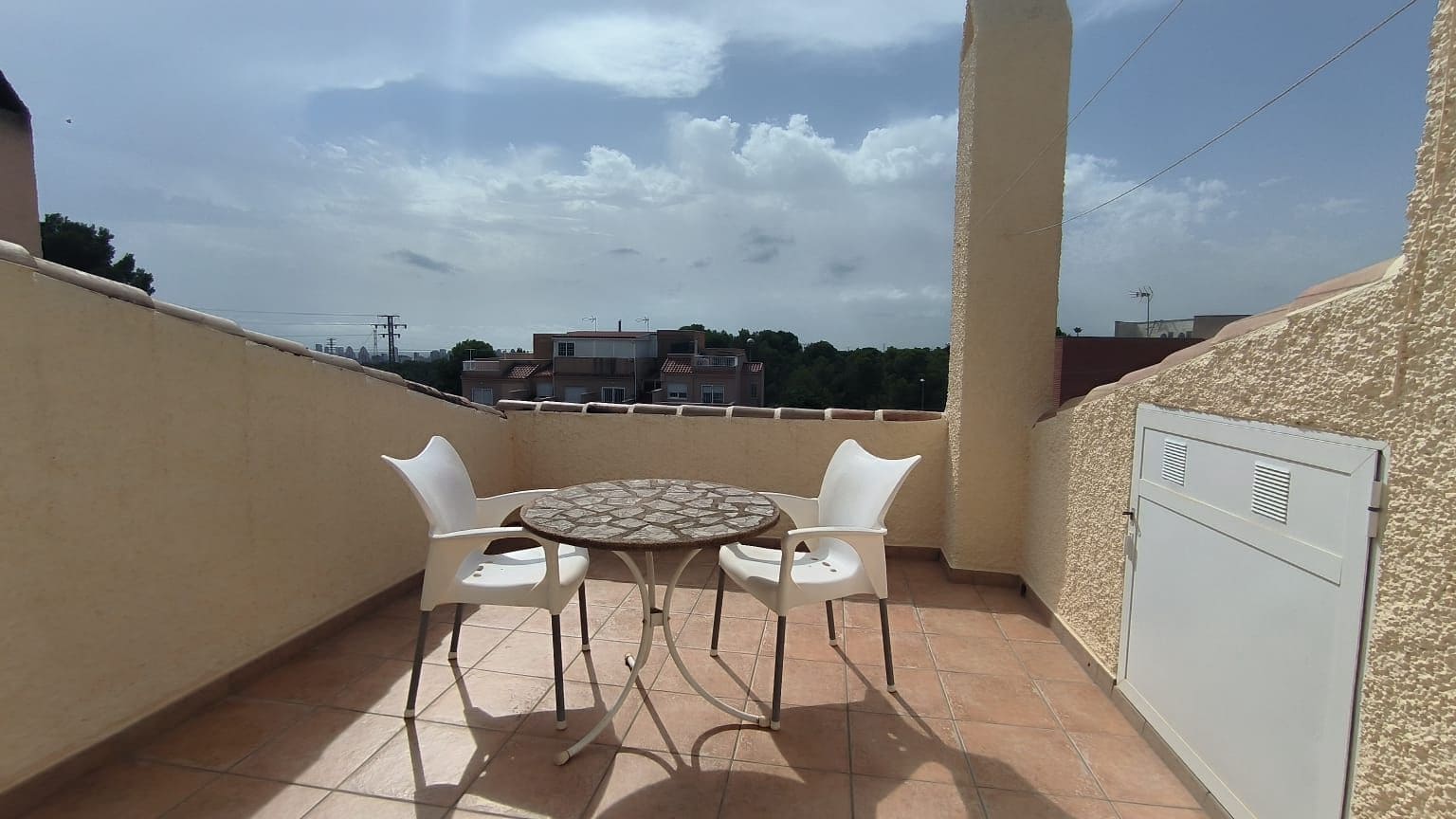 Chalet de 3 habitaciones en La Nucia en venta con piscina - 298.000 € (Ref: 9334353)