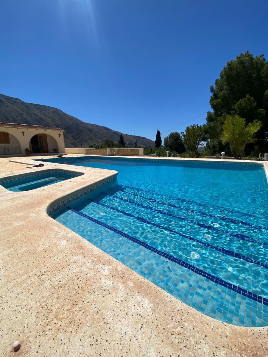 3 soveværelse Villa til salg i Orxeta med swimmingpool garage - € 490.000 (Ref: 9400348)