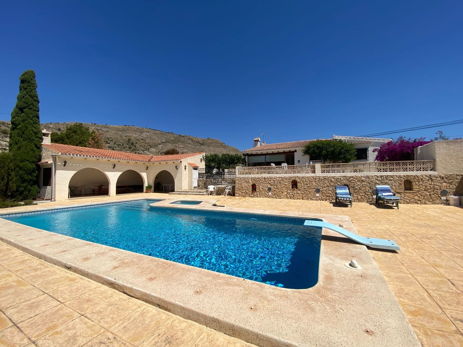 3 soveværelse Villa til salg i Orxeta med swimmingpool garage - € 490.000 (Ref: 9400348)