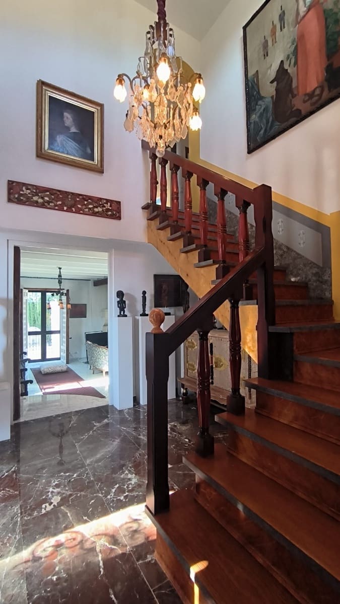 3 bedroom Villa for sale in Guadalest with garage - € 530,000 (Ref: 9402850)