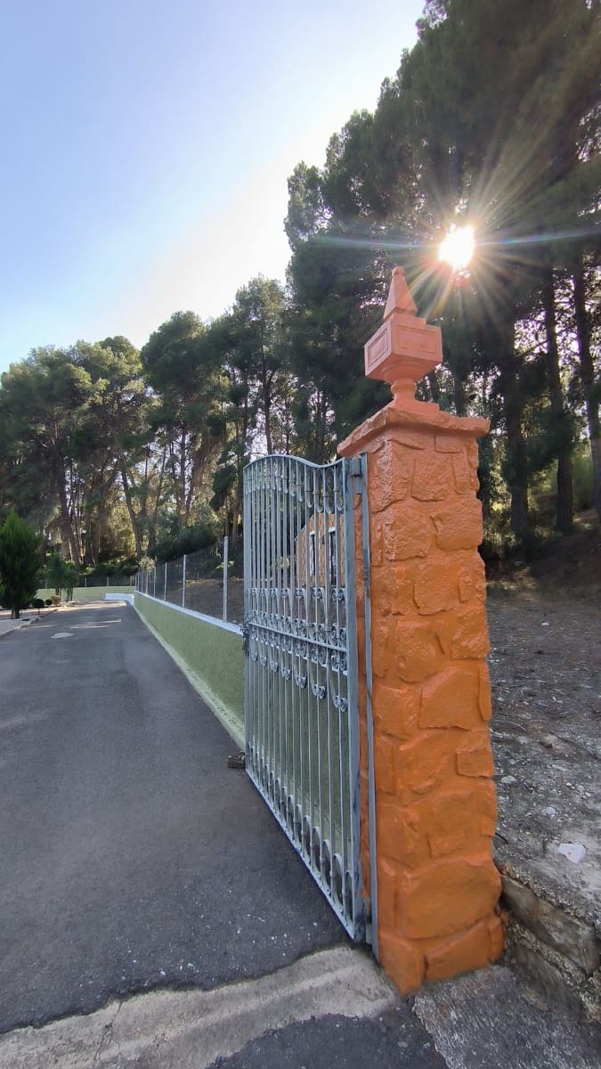 3 bedroom Villa for sale in Guadalest with garage - € 530,000 (Ref: 9402850)