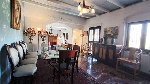 3 bedroom Villa for sale in Guadalest with garage - € 530,000 (Ref: 9402850)