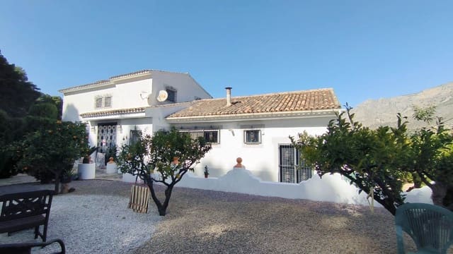3 soveværelse Villa til salg i Guadalest med garage - € 530.000 (Ref: 9402850)