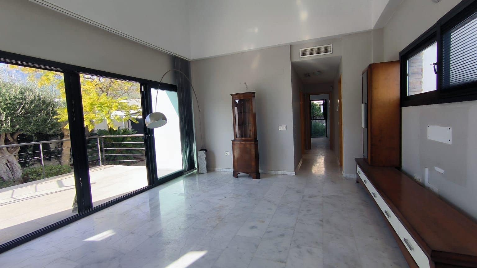 Chalet de 3 habitaciones en Polop en venta con piscina garaje - 435.000 € (Ref: 9445755)