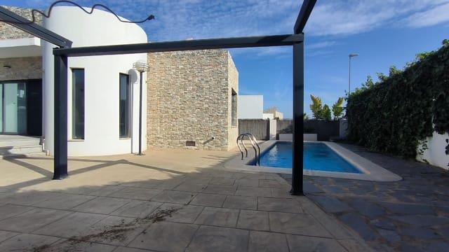 Chalet de 3 habitaciones en Polop en venta con piscina garaje - 435.000 € (Ref: 9445755)