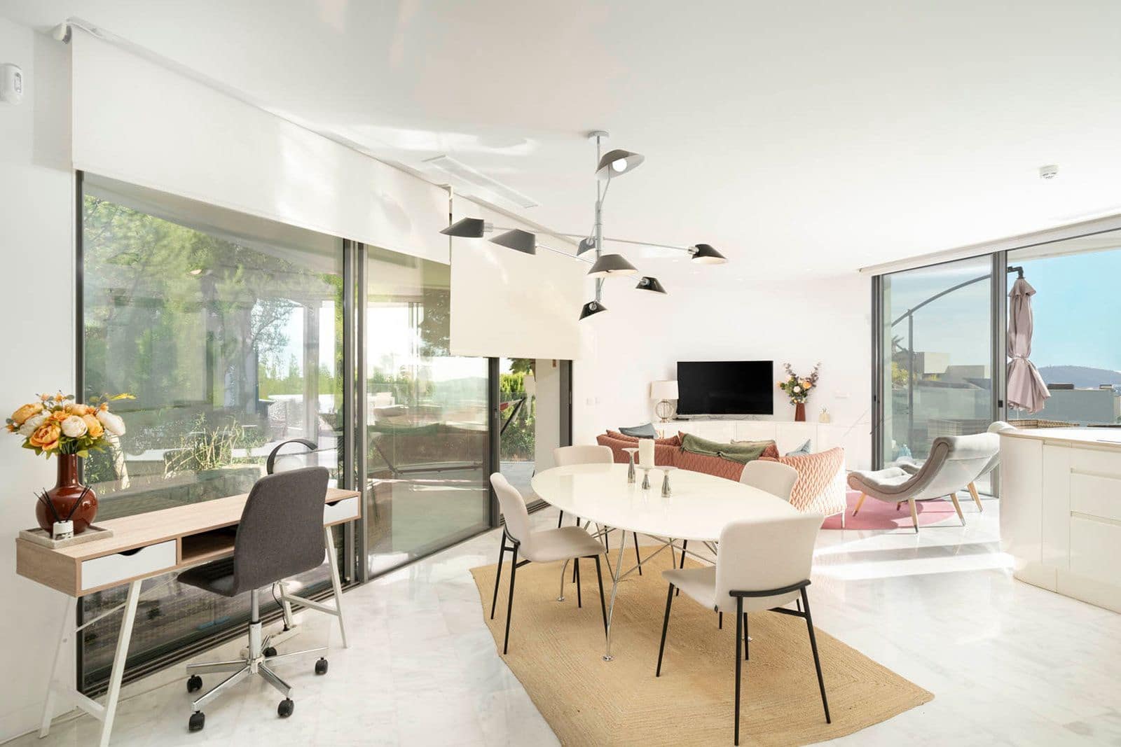 4 makuuhuone Huvila myytävänä paikassa Finestrat mukana uima-altaan 
autotalli - 1 320 000 € (Ref: 9542995)