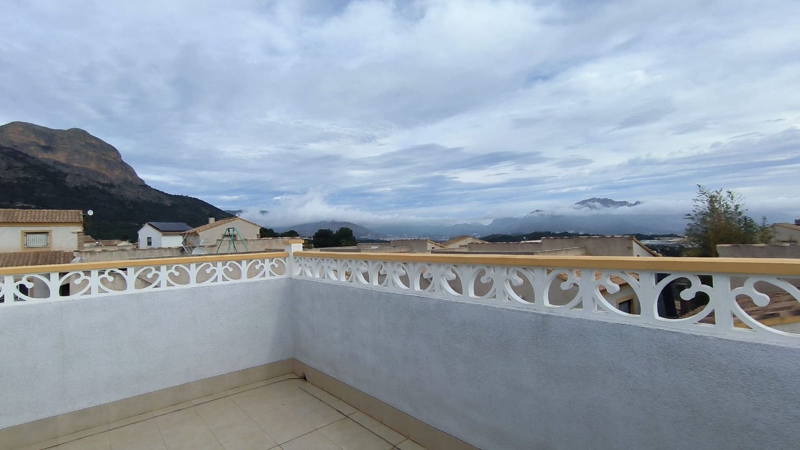 2 soveværelse Villa til salg i Polop med swimmingpool garage - € 283.500 (Ref: 9560864)