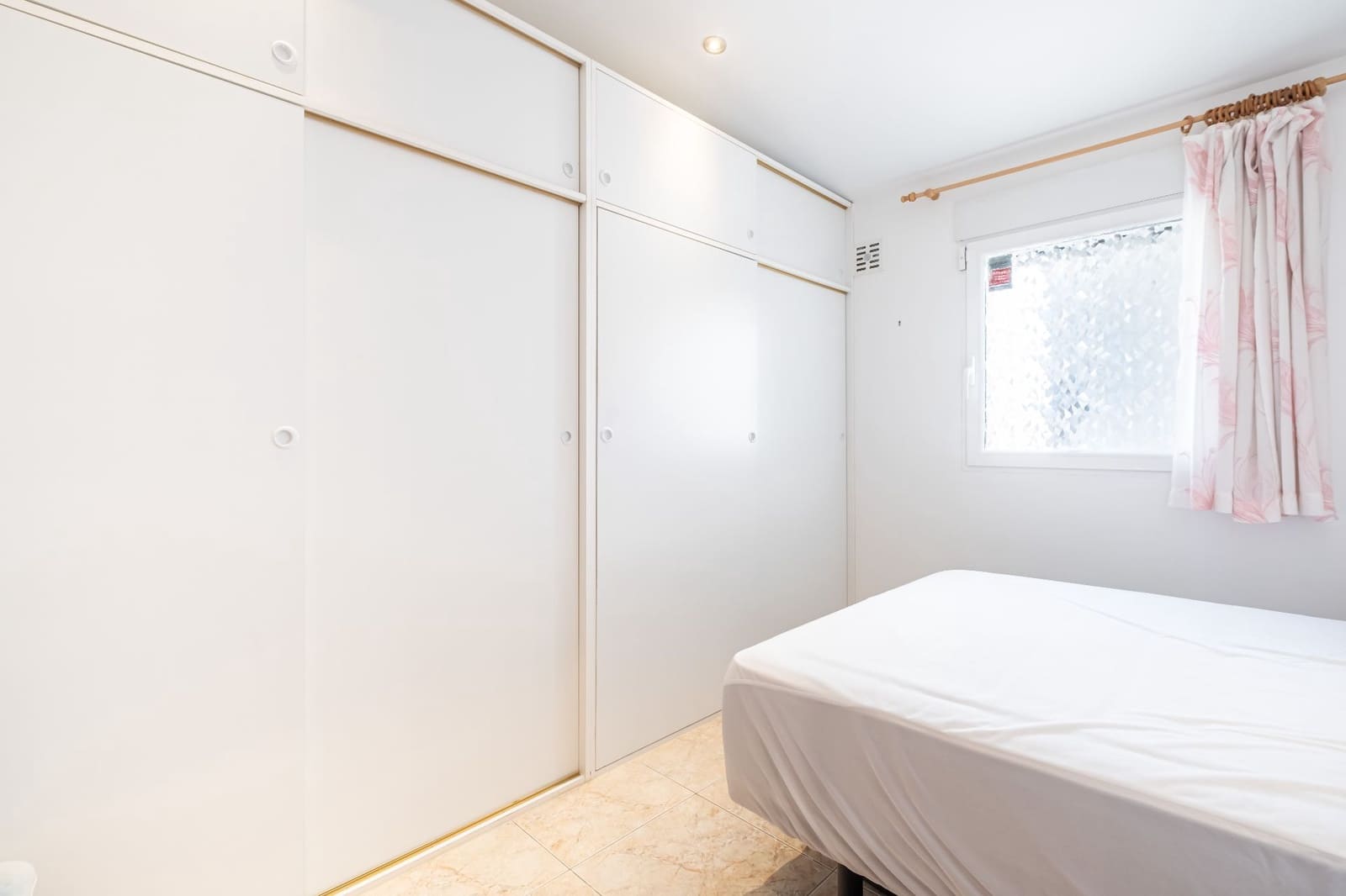 3 sypialnia Willa na sprzedaż w Alfaz del Pi / L'Alfas del Pi z basenem garażem - 385 000 € (Ref: 9665873)