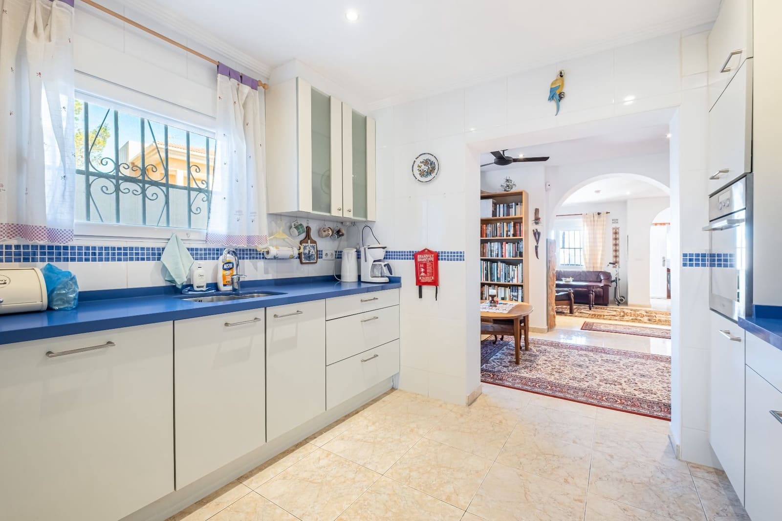 3 sypialnia Willa na sprzedaż w Alfaz del Pi / L'Alfas del Pi z basenem garażem - 385 000 € (Ref: 9665873)