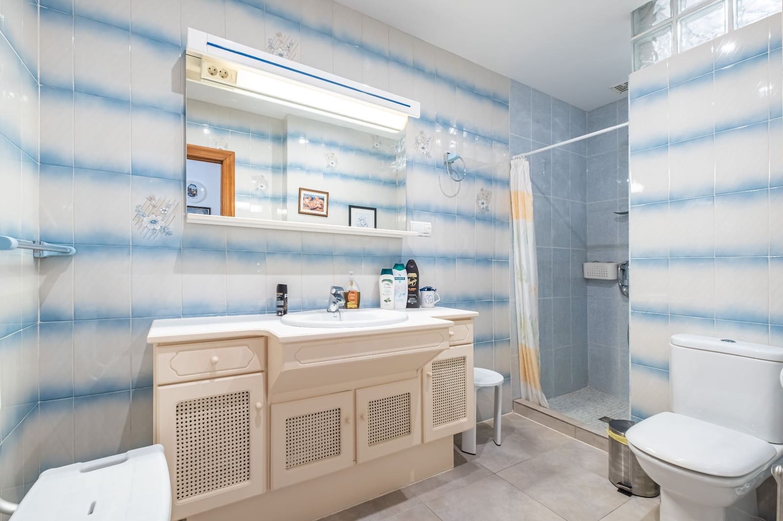 3 sypialnia Willa na sprzedaż w Alfaz del Pi / L'Alfas del Pi z basenem garażem - 385 000 € (Ref: 9665873)