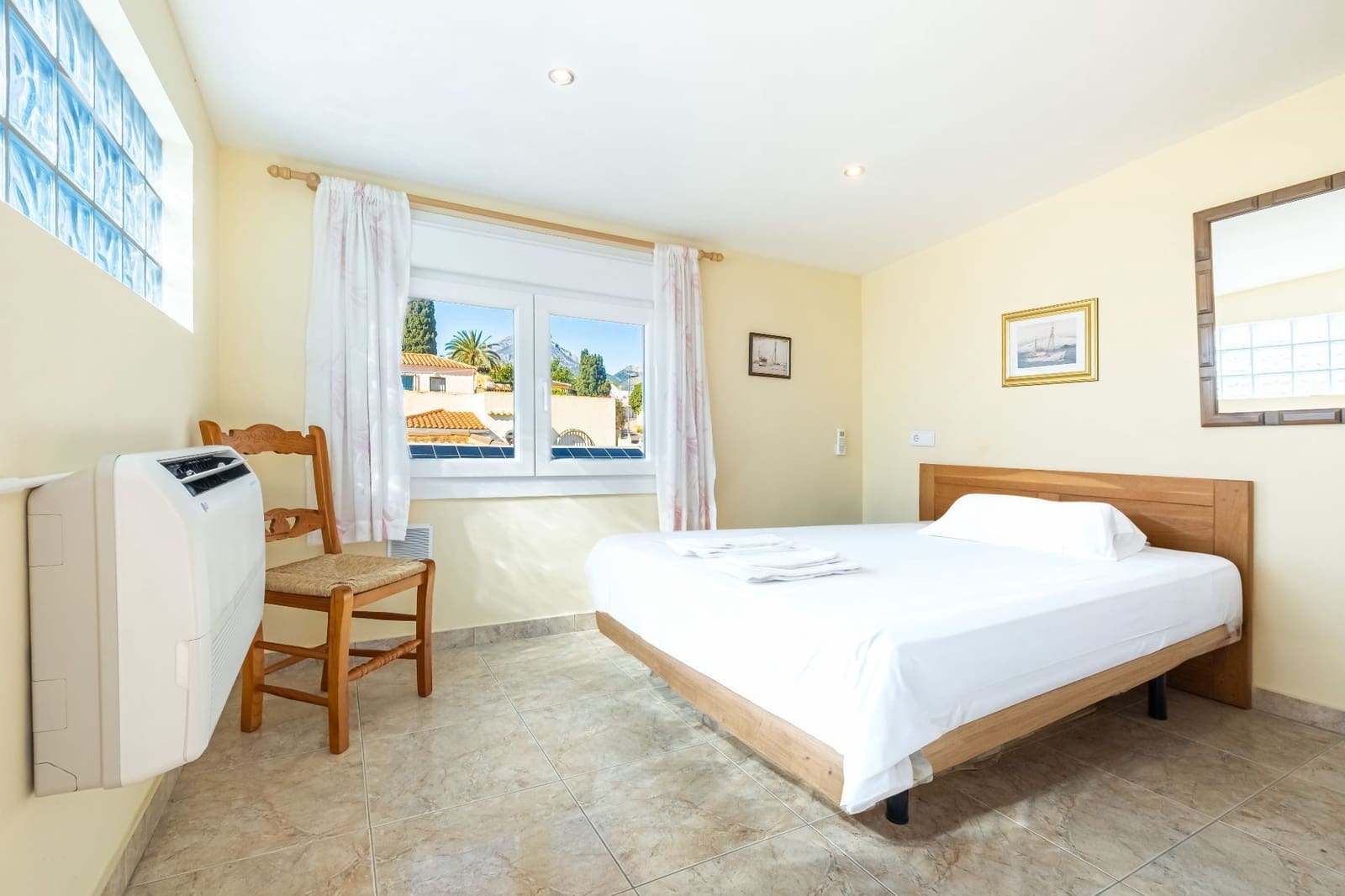 3 sypialnia Willa na sprzedaż w Alfaz del Pi / L'Alfas del Pi z basenem garażem - 385 000 € (Ref: 9665873)