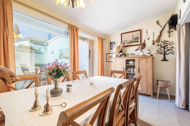 3 soveværelse Villa til salg i Alfaz del Pi / L'Alfàs del Pi med swimmingpool garage - € 385.000 (Ref: 9665873)