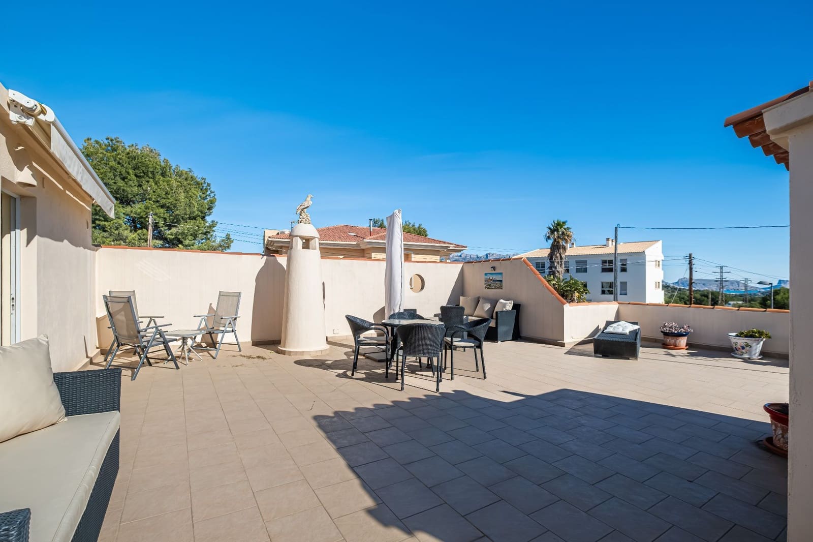 3 sypialnia Willa na sprzedaż w Alfaz del Pi / L'Alfas del Pi z basenem garażem - 385 000 € (Ref: 9665873)