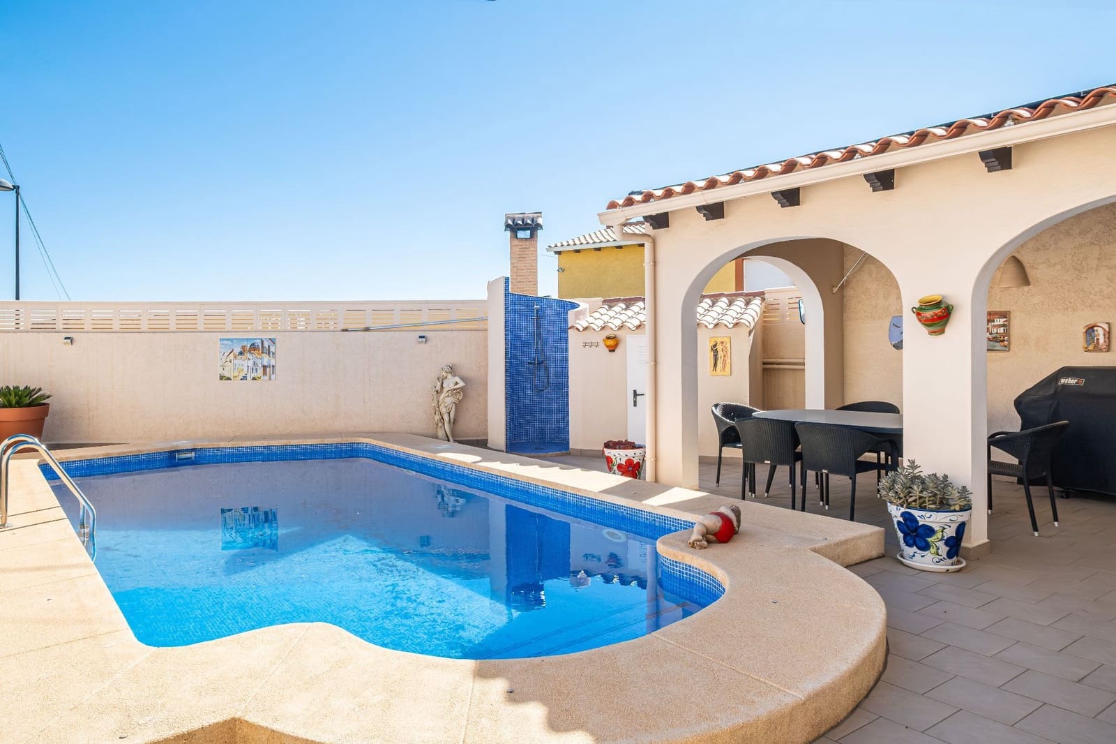 3 sypialnia Willa na sprzedaż w Alfaz del Pi / L'Alfas del Pi z basenem garażem - 385 000 € (Ref: 9665873)