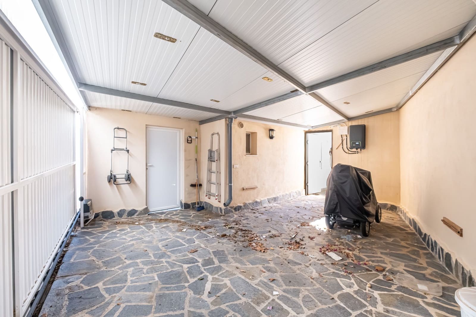 3 sypialnia Willa na sprzedaż w Alfaz del Pi / L'Alfas del Pi z basenem garażem - 385 000 € (Ref: 9665873)